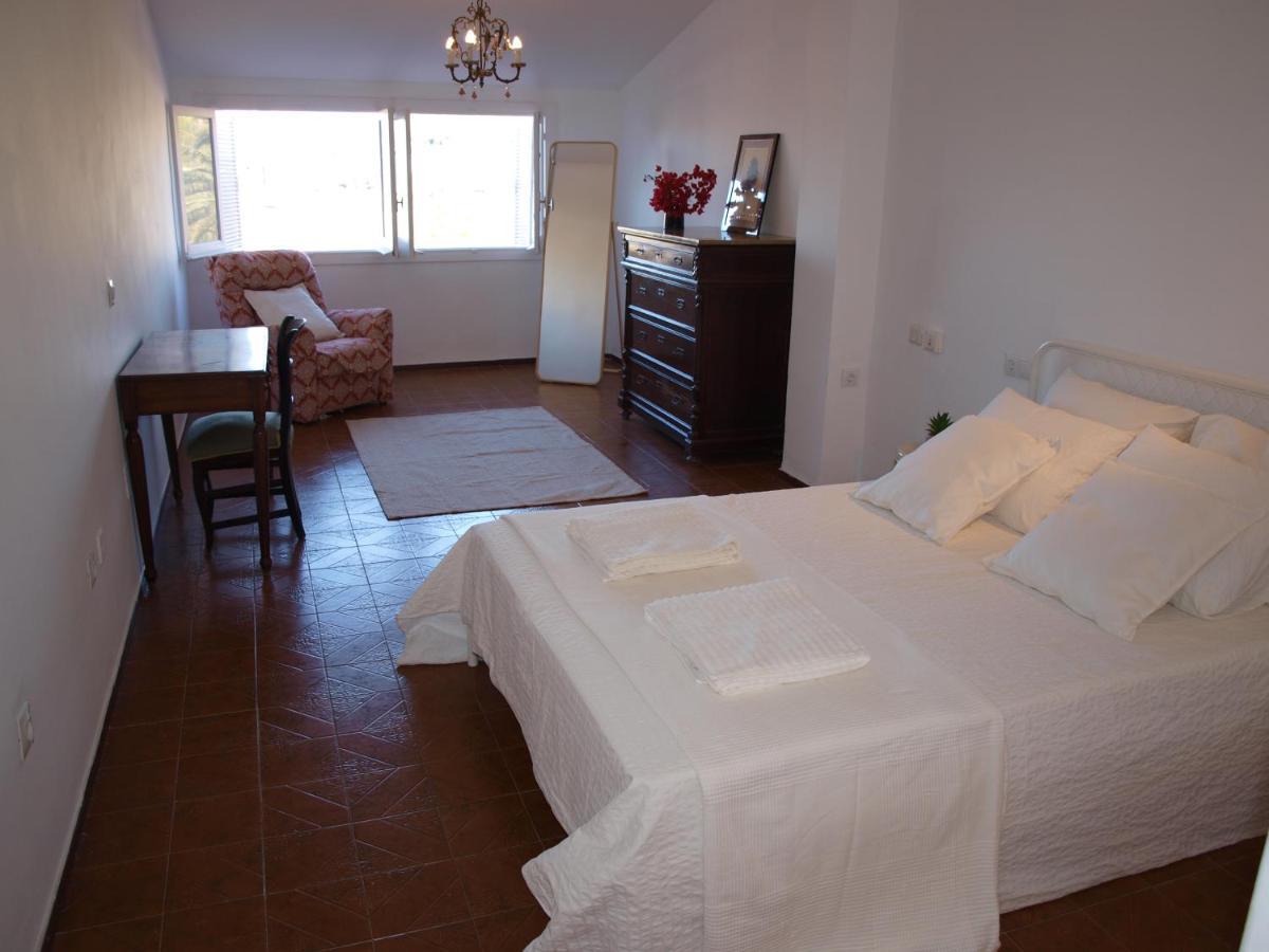Vakantiehuis Acogedora Y Amplia Con Piscina
